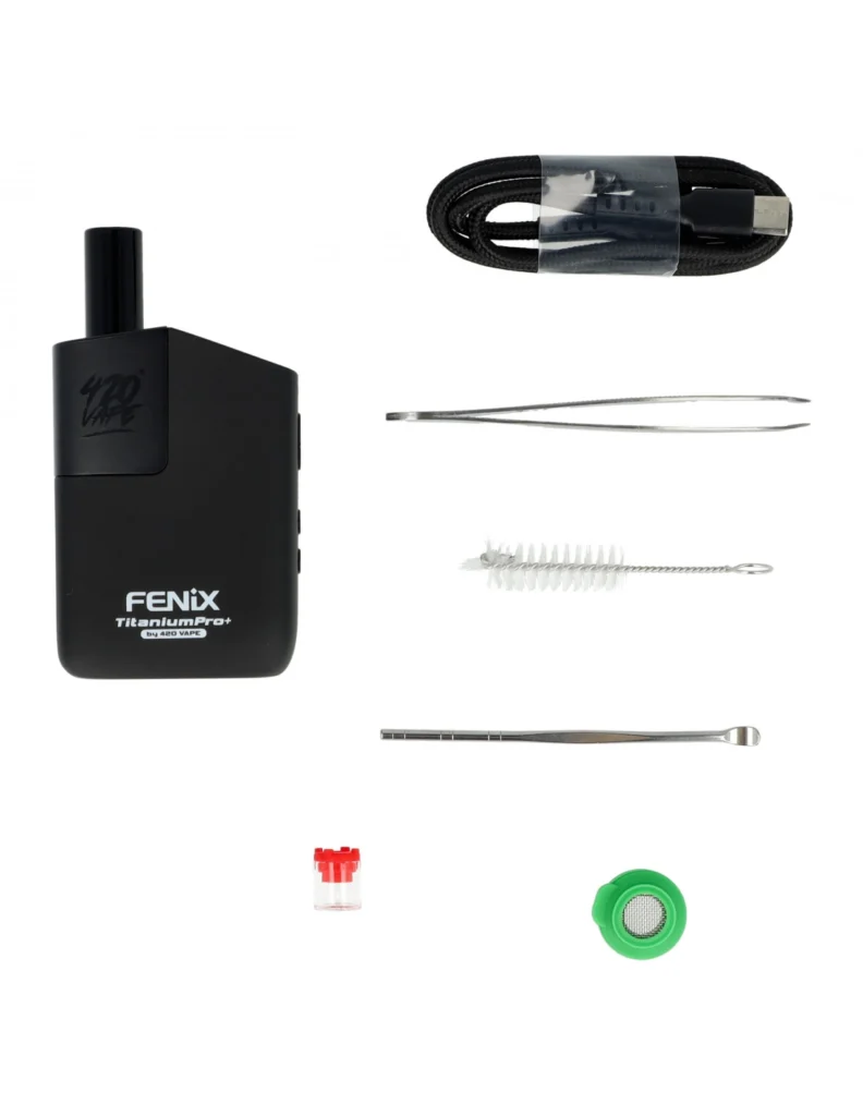 Fenix Titanium PRO+ – waporyzator do suszu i wosków z tytanową komorą 4 Fenix Titanium PRO+ – waporyzator do suszu i wosków od 420VAPE wraz z akcesoriami: kabel USB-C, pęseta, szczoteczka, narzędzie do mieszania, komora na woski, sitko.