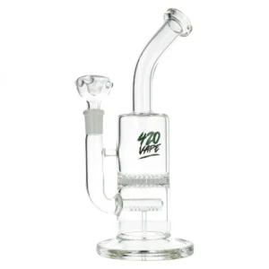 Promocje 420 82 Fajka wodna 420VAPE Bazz Astral wykonana z przezroczystego borokrzemowego szkła, wyposażona w perkolator Honeycomb, stabilną okrągłą podstawę i szlif 14.5 mm. Kompaktowe bongo z logo 420VAPE, idealne do filtracji i podłączenia waporyzatora.