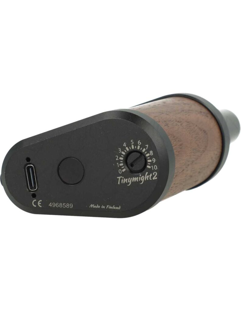Tinymight 2 Black Walnut - Waporyzator konwekcyjny do suszu 4 Dolny panel Tinymight 2 Black Walnut z portem szybkiego ładowania USB-C oraz analogowym pokrętłem do precyzyjnej regulacji temperatury